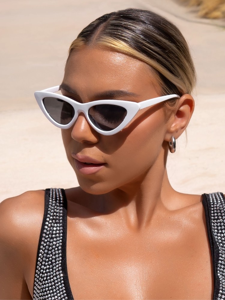 ZOE WHITE SUNNIES